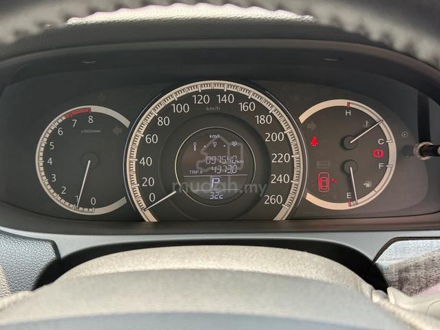 Honda Accord 2.0 VTi-L 2015 | Full Spec | Leather - 5