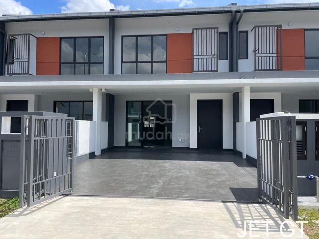 Casira 3 @ Bandar Bukit Raja 2 Storey For Sale✨ 1