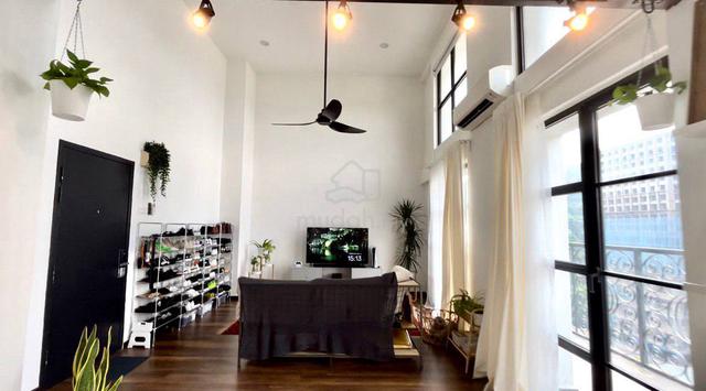 Empire City, Colonial Loft 1