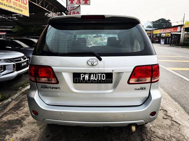 TOYOTA FORTUNER 2.5(M) G D-4D TURBO 5SPD 4X4 suv - 5