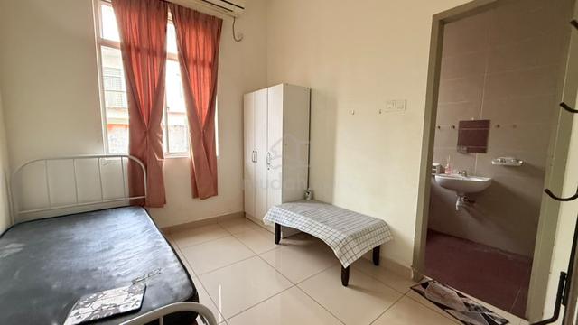 Small room with private toilet 1