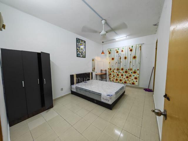 MASTER Room-Sunway Mentari Court sunway pyramid,KTM, BRT ,LRT 1