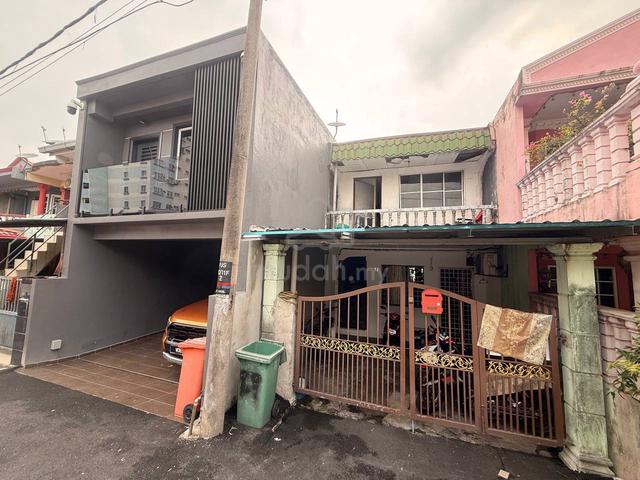 FULL LOAN! Double Storey Taman Medan PJS 2 Petaling Jaya 1