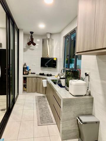 Fully Furnished Semi D(35x94) Bukit Serdang The Signature Worth to Buy 1