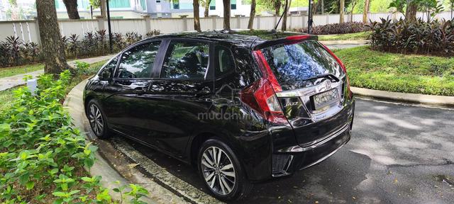 Honda Jazz 1.5V-Direct From Lady Owner - 3