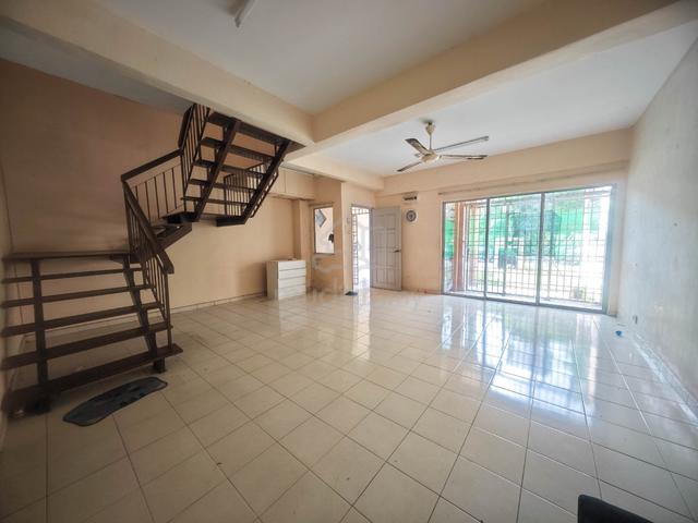 Double Storey Terrace House, Seksyen 8 Bandar Baru Bangi Facing Tanah 1