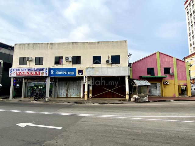Corner Unit 2 Sty Shop Lot for Sale Near Summit, Nasi Kandar & MR.DIY 1