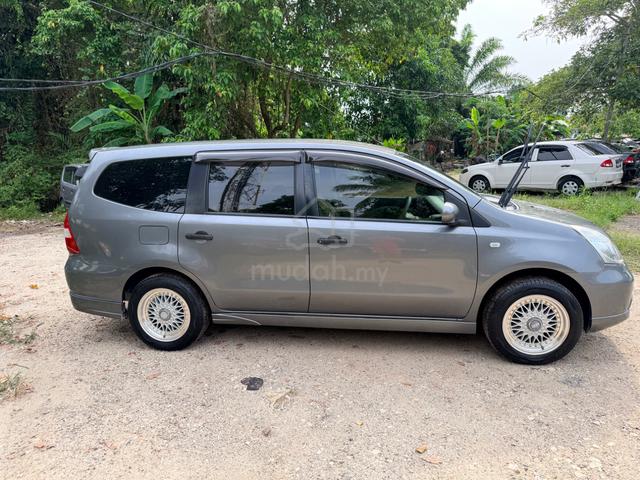Nissan GRAND LIVINA 1.6 PREMIUM (A)-08 - 3