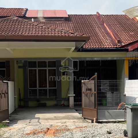 Taman Muzaffar Height, Ayer Keroh. 1