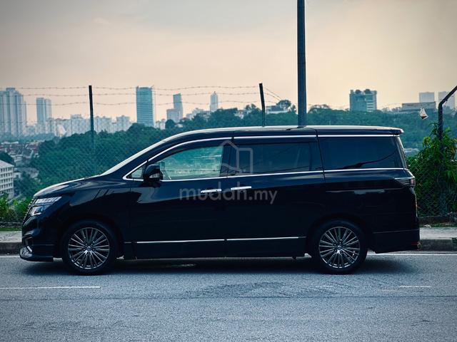 2021 Nissan ELGRAND 2.5 Premium Urban Chrome - 3