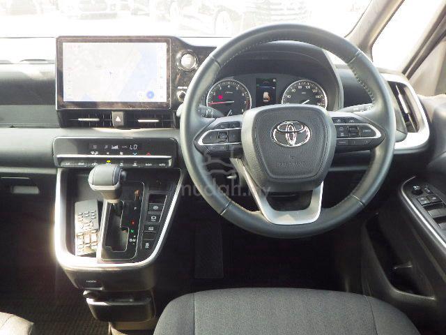 Toyota VOXY 2.0 SG 7 SEATER FULL LOAN - 3