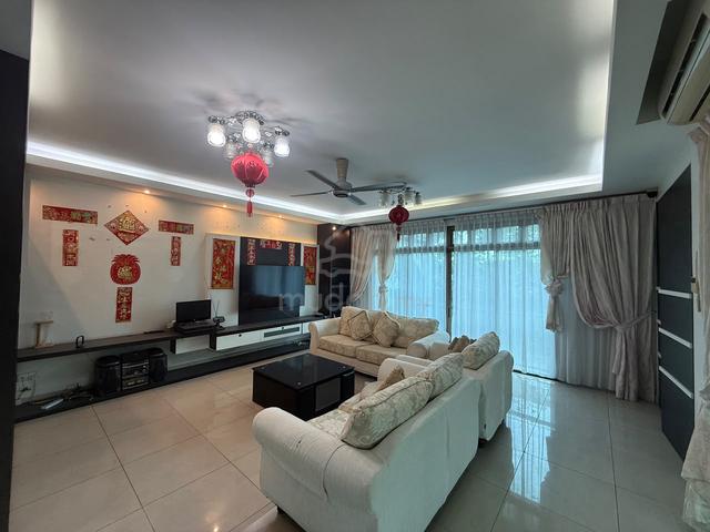 Taman Sutera Utama. 3 storey Semi D. Below market value. Renovated 1
