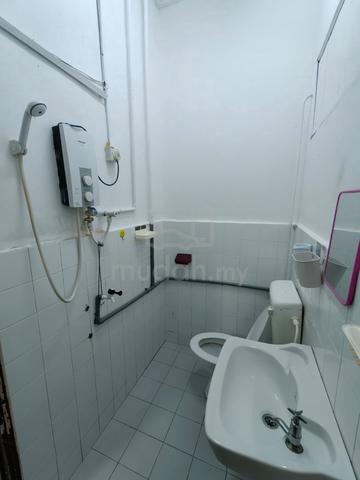 Jalan Kelabu，Taman Pelangi 1