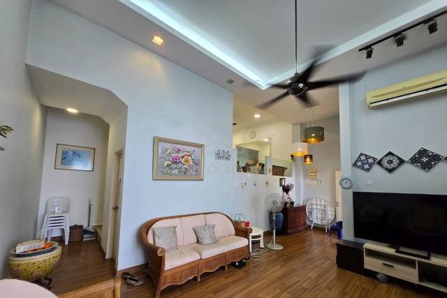 3-storey Terraced House @ Shamrock Beach,Batu Ferringhi, Pg 1