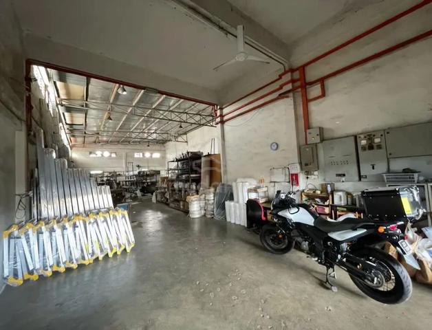 1.5 Storey Semi-D Factory @ Tmn Perindustrian Cemerlang, Ulu Tiram 1