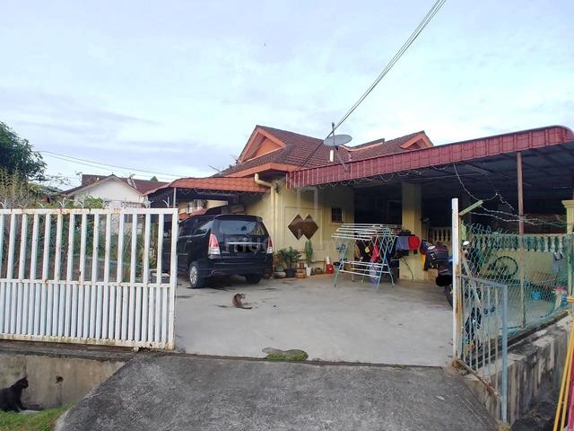 CORNER LOT BANDAR SPRINGHILLS,1storey Terrace 1