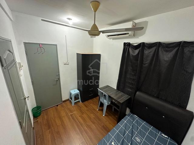 Small Room for Rent  Seri Puteri Condo, Cheras LRT 1