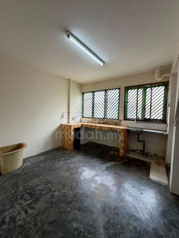 Taman Daya - Jalan Nipah 11, 12 1