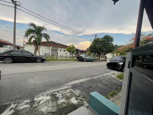 End lot,single storey terrace house for sale, near Kapar hospital 1