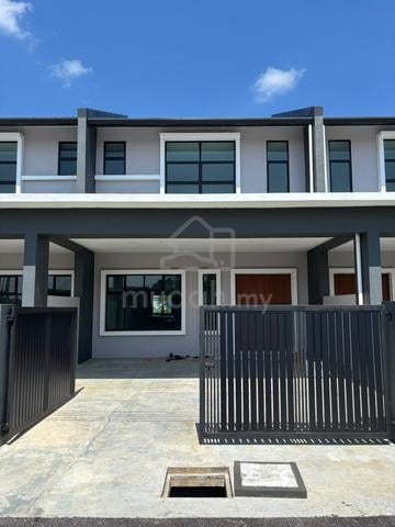 Ready to Move in Double Storey Terrace house at Jalan Batu Kawa, Moyan 1