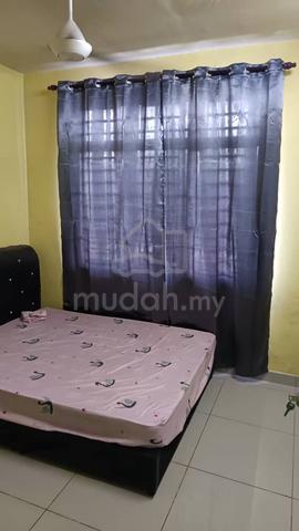 Master room available 1
