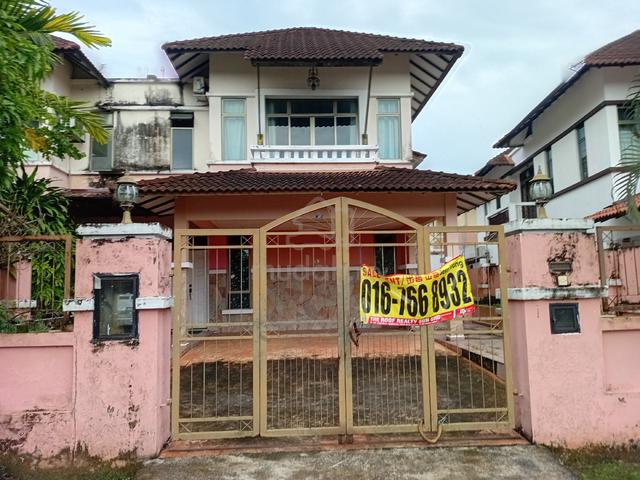 Double storey cluster house at Bandar Putra Kulai Johor 1