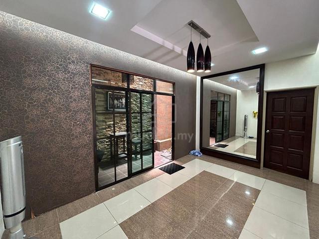 Double Storey Semi D high ceiling,renovated & partly furnished 1