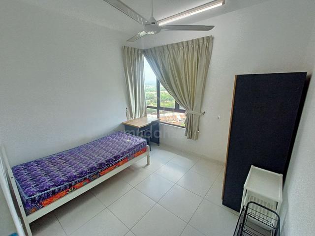 FEMALE MUSLIM MASTER ROOM The Heights Residence Ayer Keroh Melaka 1