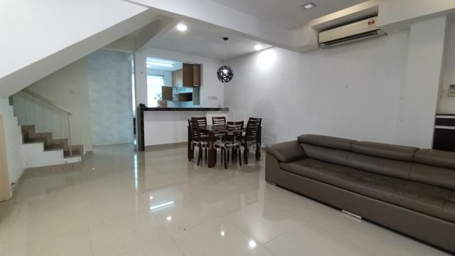 Double storey house in puj 5, Taman puncak jalil, seri kembangan 1
