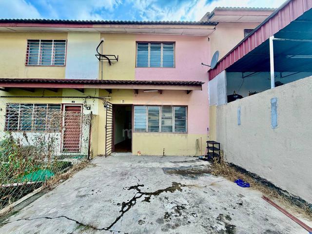 STRATEGIC LOCATION! Double Storey Terrace Taman Matang Jaya, Sg Buloh 1