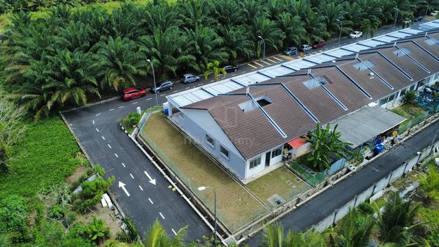 [CORNER LOT] 1-Storey Terrace Taman Desa Idaman Olak Lempit, Banting 1