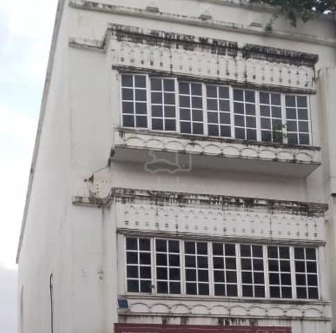 untuk dijual ..shop lot 3 tingkat.corner lot 1