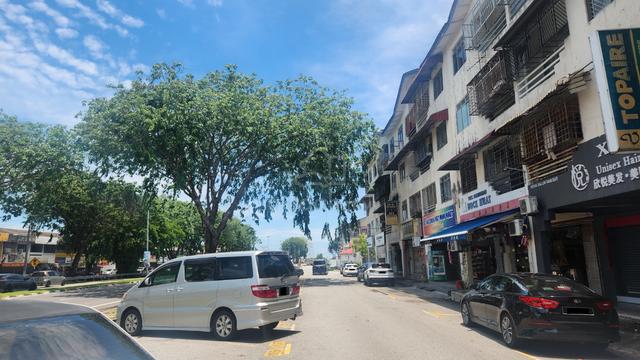 2 Units of 4sty Shophouse, Face Main Road, Busy Area @ Malim Jaya 1