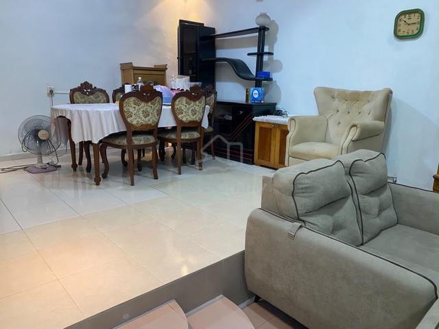 Double storey for rent near CIQ 1