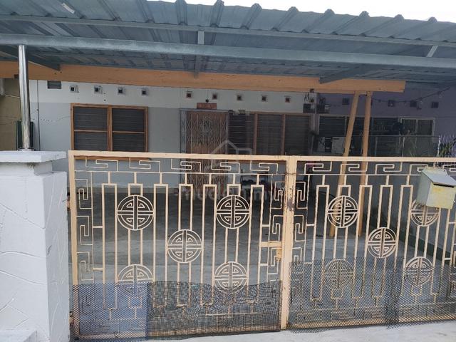 Room nearby Hospital Teluk Intan for rent
1