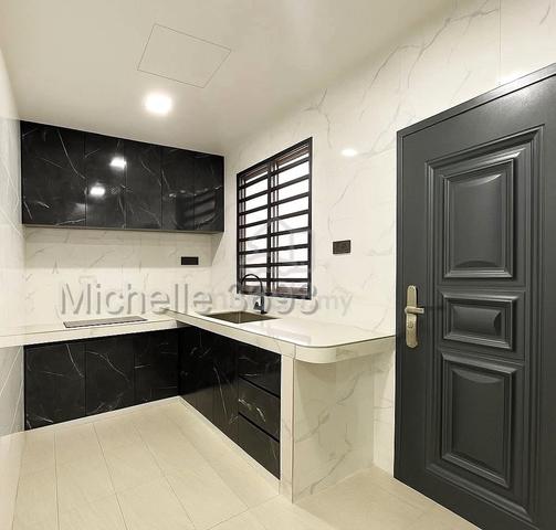 Fully Renovated & Extended - Move in Condition ( Facing Field ) 1