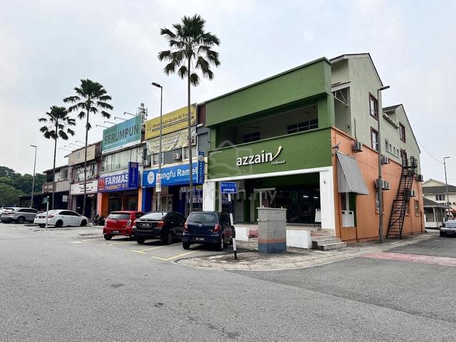 End-lot 1st floor shop-office in Bukit Jelutong. Near Mydin area. 1