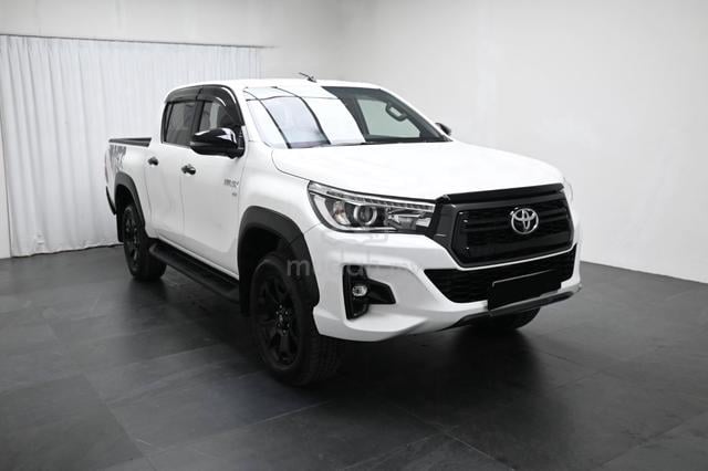 2020 Toyota HILUX 2.8 BLACK EDITION MIL-16K FSR - 3