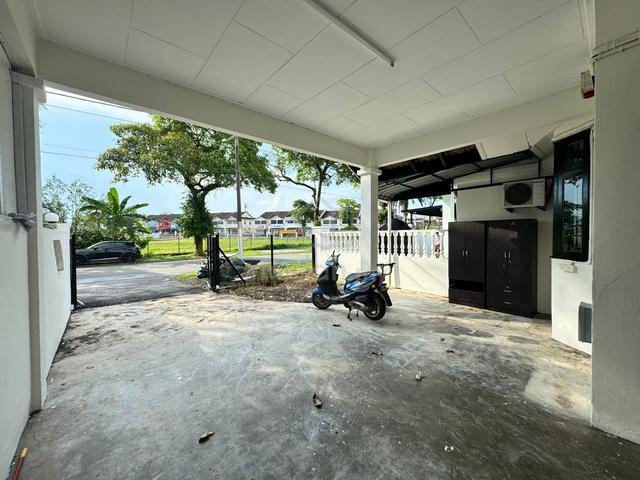 Molek 1.5 Storey Terrace House Rumah Sewa JB Town 1
