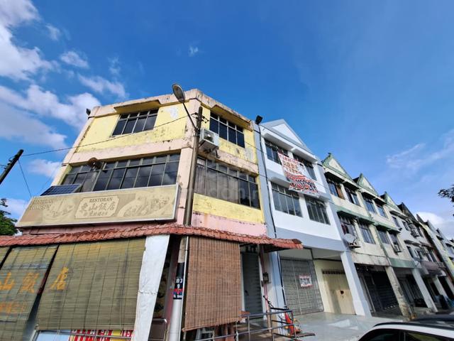 Puteri Wangsa 3 Storey Shop Lot For Sale 1