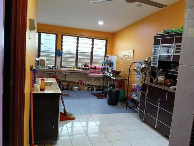 Cantik Single Storey Renovated Taman Klebang Ipoh 4