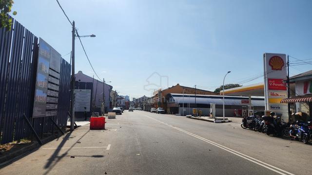 Freehold Heritage Shophouse, Face Main Road @ Jalan Tengkera 1