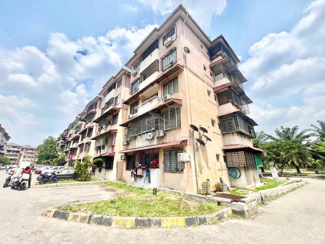 Putra Impian Apartment 1