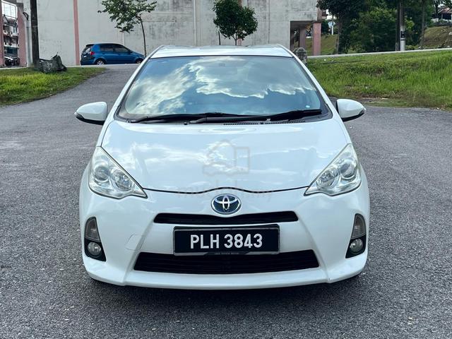 2013 Toyota PRIUS C 1.5 (HYBRID) (A) - 5