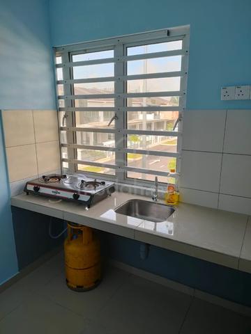 Bilik Room Awani Shop Bangi Avenue Seri Putra 5