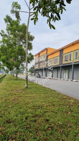 For Rent 26' x 80' 2 Storey Commercial Building at Kamunting, Perak 2