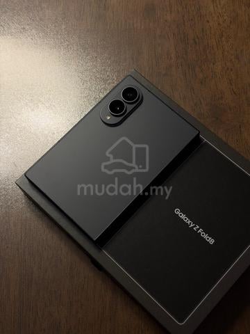 Samsung Galaxy Fold 8 12/256GB black like new - photo 2 of 6