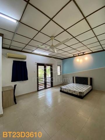 Bukit Tinggi 2 Medium room with bathroom for rent 1