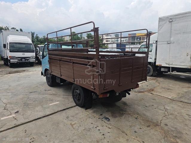 Toyota BU301 10kaki Cargo Siap Pagar 4 Tayar - photo 3 of 6