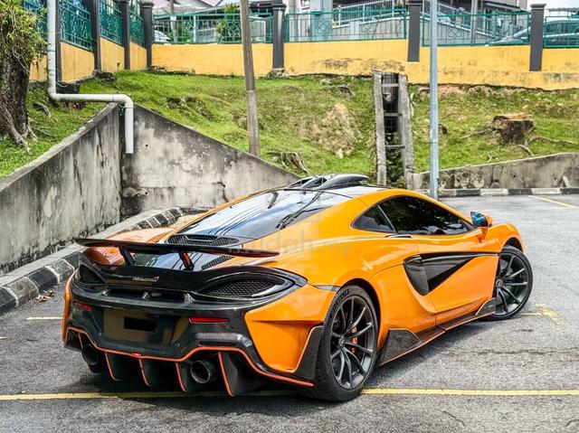 Mclaren 570 GT 3.8 570HP V8 600LT CFBKIT B&W 30kKM - 2